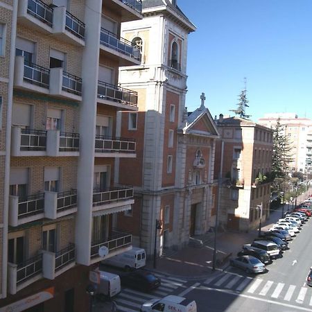 Calfred Junto A Parque Gallarza Lägenhet Logroño Exteriör bild